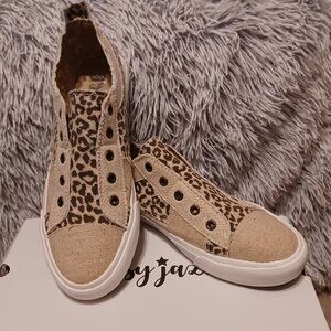 Cream Leopard  Sneaker-Size 10